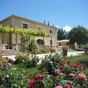 https://mas-saint-joseph-fontvieille.fr-provencehotel.com